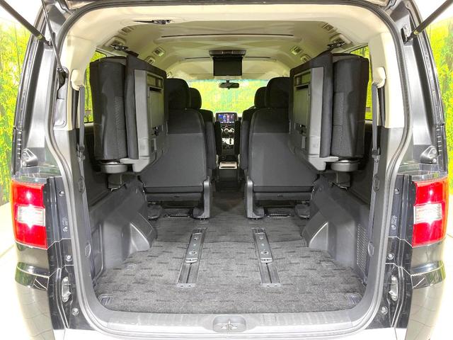 デリカＤ：５ Ｄ　パワーパッケージ　禁煙車　４ＷＤ　アルパイン９型ナビ　フリップダウンモニター　ＨＩＤヘッド　パワーバックドア　バックモニター　両側パワスラ　前席シートヒーター　ＥＴＣ　クルコン　リアクーラー　リアヒーター　パドルシフト（11枚目）