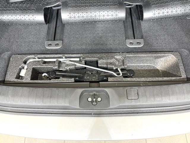 デリカＤ：５ Ｄ　パワーパッケージ　禁煙車　４ＷＤ　アルパイン９型ナビ　フリップダウンモニター　ＨＩＤヘッド　パワーバックドア　バックモニター　両側パワスラ　前席シートヒーター　ＥＴＣ　クルコン　リアクーラー　リアヒーター　パドルシフト（52枚目）