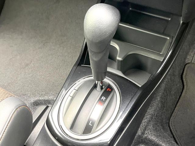 フィットシャトルハイブリッド ハイブリッド　禁煙車　純正ナビ　バックモニター　クルコン　ＥＴＣ　ドラレコ　リモコンキー　オートエアコン　ハーフレザーシート　シートリフター　電動格納ミラー　ヘッドライトレベライザー　バニティミラー（21枚目）