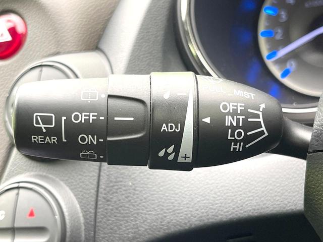 フィットシャトルハイブリッド ハイブリッド　禁煙車　純正ナビ　バックモニター　クルコン　ＥＴＣ　ドラレコ　リモコンキー　オートエアコン　ハーフレザーシート　シートリフター　電動格納ミラー　ヘッドライトレベライザー　バニティミラー（38枚目）