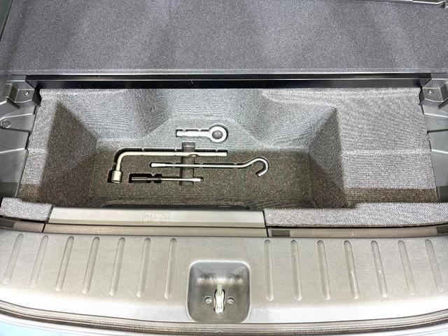 フィットシャトルハイブリッド ハイブリッド　禁煙車　純正ナビ　バックモニター　クルコン　ＥＴＣ　ドラレコ　リモコンキー　オートエアコン　ハーフレザーシート　シートリフター　電動格納ミラー　ヘッドライトレベライザー　バニティミラー（51枚目）