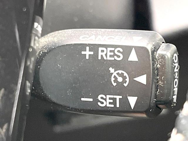 アクア Ｇ　Ｇ’ｓ　純正ＳＤナビ　バックカメラ　衝突被害軽減システム　禁煙車　ハーフレザーシート　ドラレコ　スマートキー　ＬＥＤヘッド　ビルトインＥＴＣ　クルコン　純正１７インチアルミ　オートハイビーム　オートライト（6枚目）