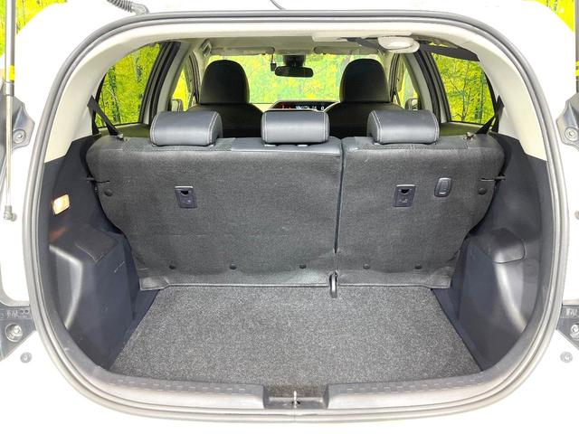 アクア Ｇ　Ｇ’ｓ　純正ＳＤナビ　バックカメラ　衝突被害軽減システム　禁煙車　ハーフレザーシート　ドラレコ　スマートキー　ＬＥＤヘッド　ビルトインＥＴＣ　クルコン　純正１７インチアルミ　オートハイビーム　オートライト（10枚目）