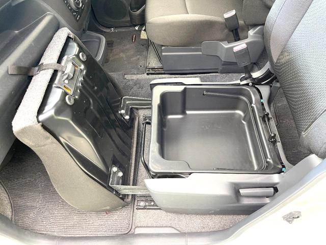 デリカD:2 G 禁煙車 メモリーナビ 両側パワスラ HIDヘッド フォグ オートライト オートエアコン スマートキー ETC 電動格納ミラー ブラウンモケットシート アームレスト 14インチAW(32枚目)