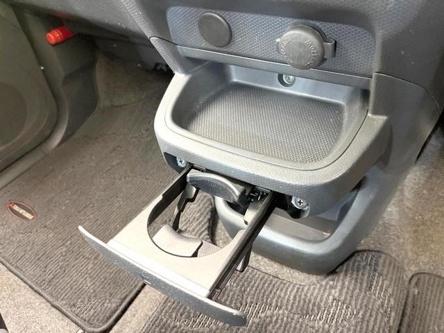 デリカD:2 G 禁煙車 メモリーナビ 両側パワスラ HIDヘッド フォグ オートライト オートエアコン スマートキー ETC 電動格納ミラー ブラウンモケットシート アームレスト 14インチAW(37枚目)