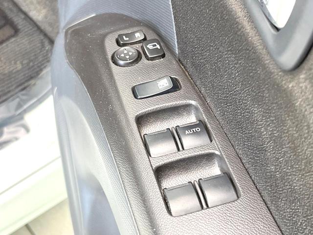 デリカD:2 G 禁煙車 メモリーナビ 両側パワスラ HIDヘッド フォグ オートライト オートエアコン スマートキー ETC 電動格納ミラー ブラウンモケットシート アームレスト 14インチAW(39枚目)