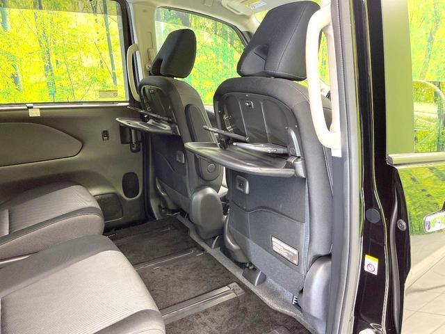 セレナ e-パワー ハイウェイスターV 禁煙車 純正10型ナビ 全方位モニター プロパイロット エマージェンシーブレーキ BSM デジタルミラー 両側パワスラ オートエアコン リアオートエアコン ETC LEDヘッド オートライト フォグ(31枚目)