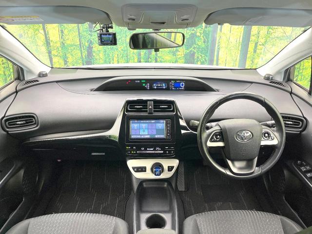 プリウス Ｓ　禁煙車　純正ナビ　バックモニター　モデリスタエアロ　オートエアコン　ＥＴＣ　ＬＥＤヘッド　オートライト　ドラレコ　シートリフター　純正１７インチＡＷ　シートリフター　電動格納ミラー　バニティミラー（2枚目）