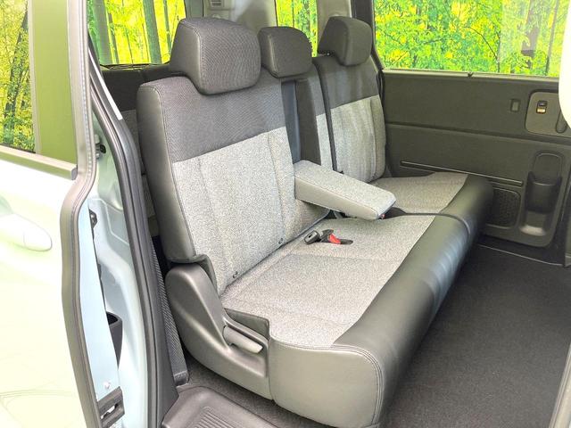 フリード エアー　ＥＸ　登録済未使用車　ホンダセンシング　レーダークルーズ　両側パワスラ　シートヒーター　オートエアコン　ＬＥＤヘッド　オートライト　リアクーラー　シートバックポケット　バニティミラー　電動格納ミラー（9枚目）