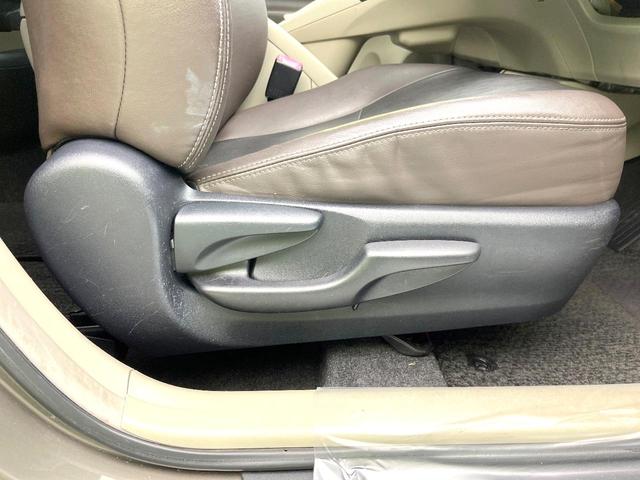 プリウス Ｓマイコーデ　禁煙車　純正ＳＤナビ　バックカメラ　ＥＴＣ　レザー調シート　スマートキー　ＨＩＤヘッド　フォグ　オートライト　オートエアコン　Ｂｌｕｅｔｏｏｔｈ　ＣＤ　ＤＶＤ再生　フルセグ　ステアリングスイッチ（41枚目）