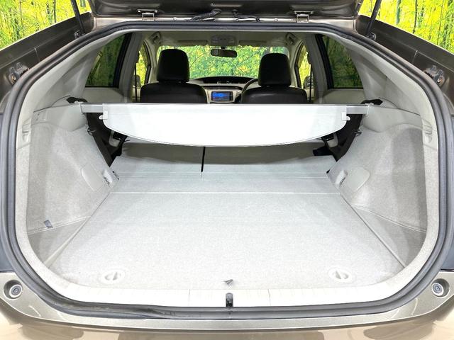 プリウス Ｓマイコーデ　禁煙車　純正ＳＤナビ　バックカメラ　ＥＴＣ　レザー調シート　スマートキー　ＨＩＤヘッド　フォグ　オートライト　オートエアコン　Ｂｌｕｅｔｏｏｔｈ　ＣＤ　ＤＶＤ再生　フルセグ　ステアリングスイッチ（42枚目）