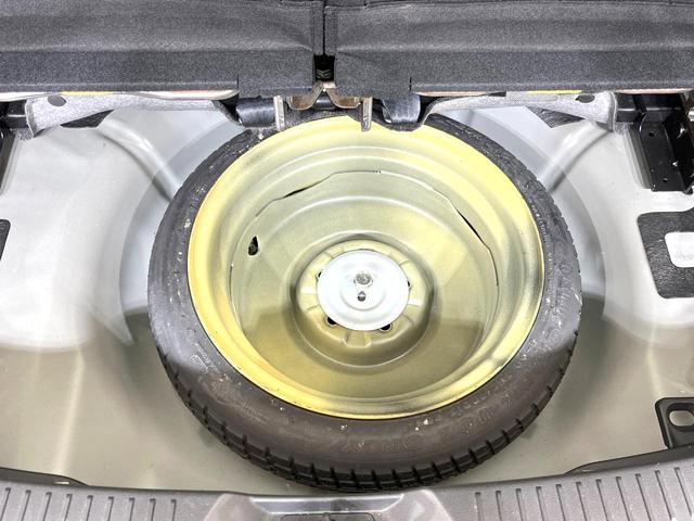 プレマシー 20S 禁煙車 SDナビ バックモニター 両側パワースライドドア ETC スマートキー HIDヘッド オートライト フォグ アイドリングストップ オートエアコン シートリフター スペアタイヤ(46枚目)