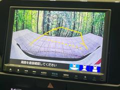 【バックカメラ】駐車時に後方がリアルタイム映像で確認できます。大型商業施設や立体駐車場での駐車時や、夜間のバック時に大活躍！運転スキルに関わらず、今や必須となった装備のひとつです！ 4