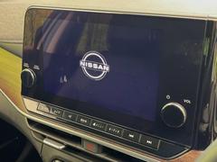 【メーカー純正ナビ】インテリアに溶け込むスタイリッシュな「専用設計」メーカーナビを装備♪視認性や操作性など基本性能にも優れ、より上質なカーライフをお楽しみいただけます。 5