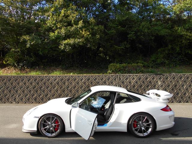 ９１１ ９１１ＧＴ３　スポーツクロノパッケージ、ＧＴ３アルカンターラステアリングホイール、アルカンターラ製ギア、キセノンプラスダイナミックコーナリングライト、ＥＴＣ、ＰＡＳＭ（46枚目）
