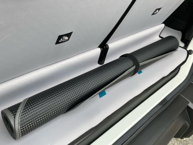 ジムニーシエラ ＪＣ　パートタイム４ＷＤ　ＨＫＳマフラー　ミリタリーグリル　純正ＯＰアンダーガーニッシュ／シートカバー／シートカバー／マッドフラップ　８インチナビＴＶ　バックカメラ　ＥＴＣ　ワンオーナー禁煙記録簿（16枚目）