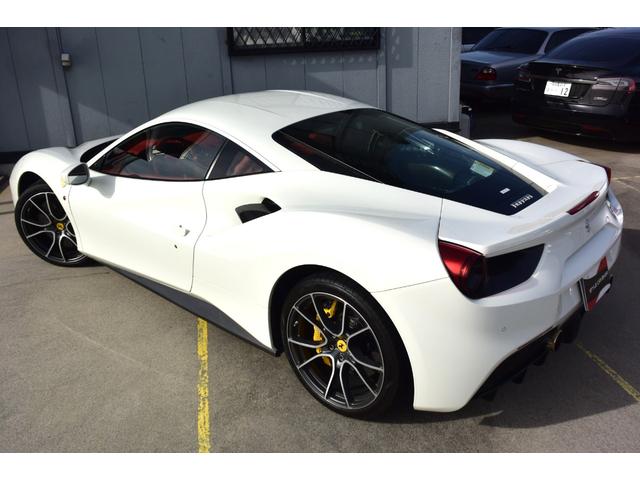 ４８８ＧＴＢ ベースグレード　カーボンパーツ　純正２０インチ　跳ね馬イエローステッチヘッドレスト（15枚目）