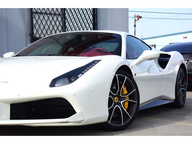 ４８８ＧＴＢ ベースグレード　カーボンパーツ　純正２０インチ　跳ね馬イエローステッチヘッドレスト（18枚目）