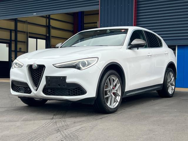 ステルヴィオ ファーストエディション　４００台限定車／ターボ／２８０ＰＳ／ｈａｒｍａｎｋａｒｄｏｎサウンド／茶レザーシート／パワーバックドア／シートヒーター／ディスプレイオーディオ／バックカメラ／前後ドラレコ（4枚目）