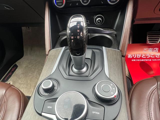 ステルヴィオ ファーストエディション　４００台限定車／ターボ／２８０ＰＳ／ｈａｒｍａｎｋａｒｄｏｎサウンド／茶レザーシート／パワーバックドア／シートヒーター／ディスプレイオーディオ／バックカメラ／前後ドラレコ（21枚目）