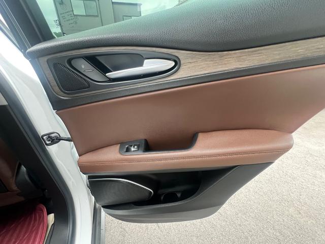 ステルヴィオ ファーストエディション　４００台限定車／ターボ／２８０ＰＳ／ｈａｒｍａｎｋａｒｄｏｎサウンド／茶レザーシート／パワーバックドア／シートヒーター／ディスプレイオーディオ／バックカメラ／前後ドラレコ（25枚目）