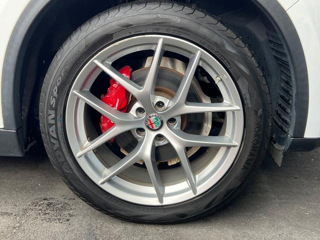 ステルヴィオ ファーストエディション　４００台限定車／ターボ／２８０ＰＳ／ｈａｒｍａｎｋａｒｄｏｎサウンド／茶レザーシート／パワーバックドア／シートヒーター／ディスプレイオーディオ／バックカメラ／前後ドラレコ（47枚目）