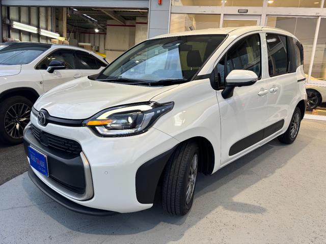 シエンタ ハイブリッドＺ　純正１０型ナビ　ハンズフリー両側電動ドア　前席シートヒーター　ステアリングヒーター　レーダークルーズコントロール　ブラインドスポットモニター　ＬＥＤヘッドライト　ＥＴＣ２．０　セーフティセンス（7枚目）