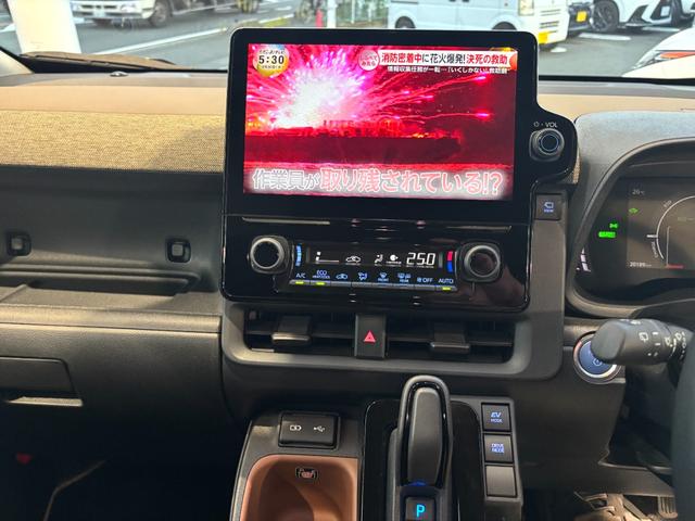 シエンタ ハイブリッドＺ　純正１０型ナビ　ハンズフリー両側電動ドア　前席シートヒーター　ステアリングヒーター　レーダークルーズコントロール　ブラインドスポットモニター　ＬＥＤヘッドライト　ＥＴＣ２．０　セーフティセンス（31枚目）