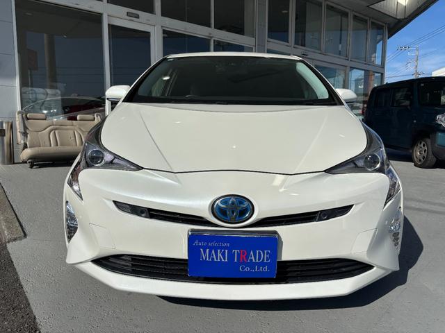 プリウス Ｓ　レーンアシスト／衝突軽減ブレーキ／クリアランスソナー／プッシュスタート／スマートキー／バックカメラ／Ｂｌｕｅｔｏｏｔｈ／ステアリングリモコン／ＳＤナビ／ＬＥＤヘッドライト（2枚目）