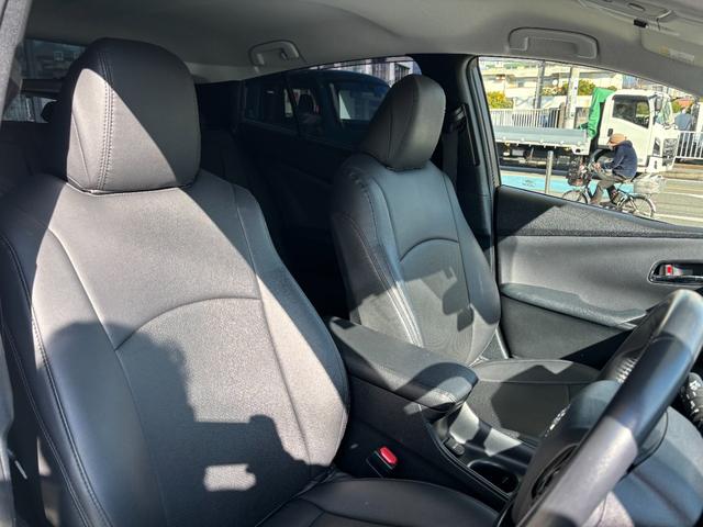 プリウス Ｓ　レーンアシスト／衝突軽減ブレーキ／クリアランスソナー／プッシュスタート／スマートキー／バックカメラ／Ｂｌｕｅｔｏｏｔｈ／ステアリングリモコン／ＳＤナビ／ＬＥＤヘッドライト（24枚目）