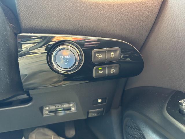 プリウス Ｓ　レーンアシスト／衝突軽減ブレーキ／クリアランスソナー／プッシュスタート／スマートキー／バックカメラ／Ｂｌｕｅｔｏｏｔｈ／ステアリングリモコン／ＳＤナビ／ＬＥＤヘッドライト（29枚目）