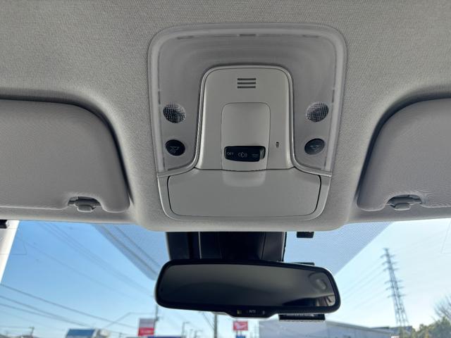 プリウス Ｓ　レーンアシスト／衝突軽減ブレーキ／クリアランスソナー／プッシュスタート／スマートキー／バックカメラ／Ｂｌｕｅｔｏｏｔｈ／ステアリングリモコン／ＳＤナビ／ＬＥＤヘッドライト（30枚目）