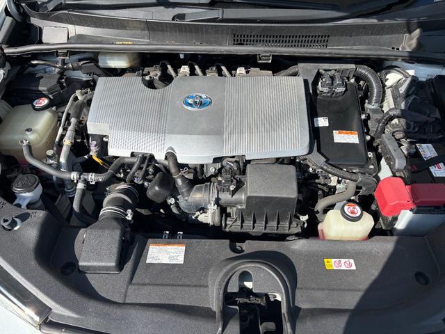 プリウス Ｓ　レーンアシスト／衝突軽減ブレーキ／クリアランスソナー／プッシュスタート／スマートキー／バックカメラ／Ｂｌｕｅｔｏｏｔｈ／ステアリングリモコン／ＳＤナビ／ＬＥＤヘッドライト（41枚目）