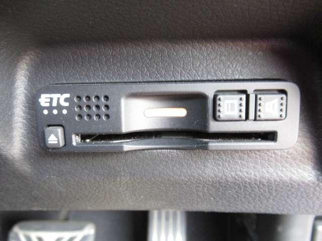 RS・ホンダセンシング ワンオーナー 2年保証 ギャザズ7インチスタンダードナビ バックカメラ フルセグ Bluetooth CD録音 純正フロントドラレコ ホンダセンシング 衝突軽減ブレーキ レーンキープ ETC 18AW(17枚目)
