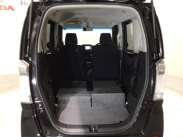 リアシートを倒すと、ラゲッジスペースを広くお使いいただけます！