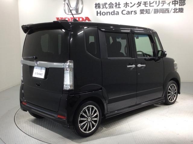 専門業者にて内外装のクリーニングを実施しております！