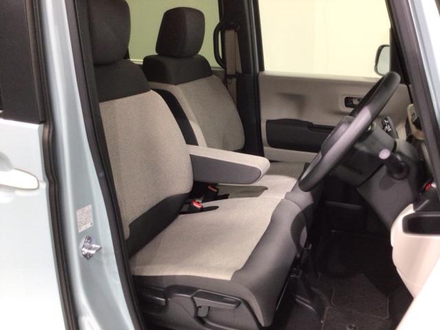 シートは厚めのクッションですのでゆったり座れますよ。