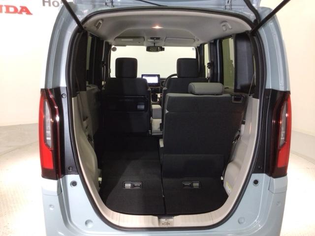 専門業者にて内外装のクリーニングを実施しております！