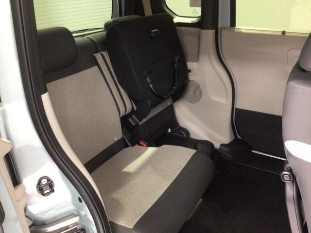 専門業者にて内外装のクリーニングを実施しております！