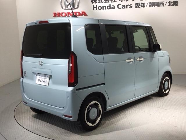 専門業者にて内外装のクリーニングを実施しております！