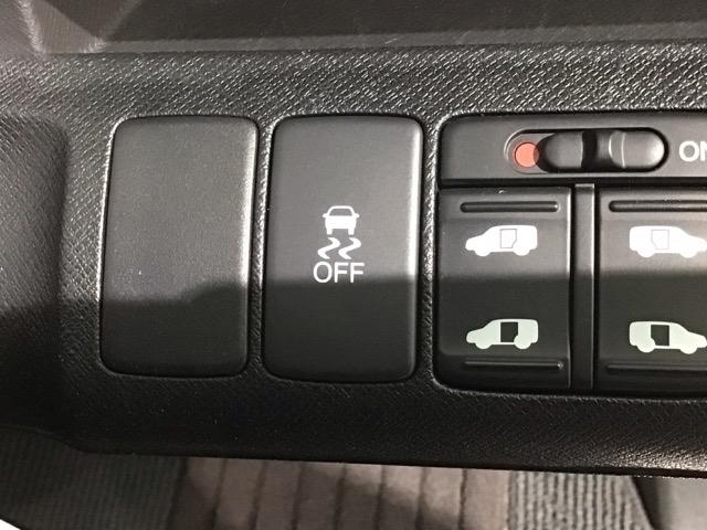 ステップワゴンスパーダ パワーエディション　１年保証　ナビＶＸＭ－１３５ＶＦＮｉ　ＴＶ　Ｒカメラ　ＣＤ録音　ＤＶＤ　ＥＴＣ　ＨＩＤ　両側電動ドア　ＶＳＡ　アルミ　キ－レス　盗難防止装置　整備記録簿　ＡＡＣ　ドアバイザ－　Ｗエアバッグ　横滑り防止（13枚目）