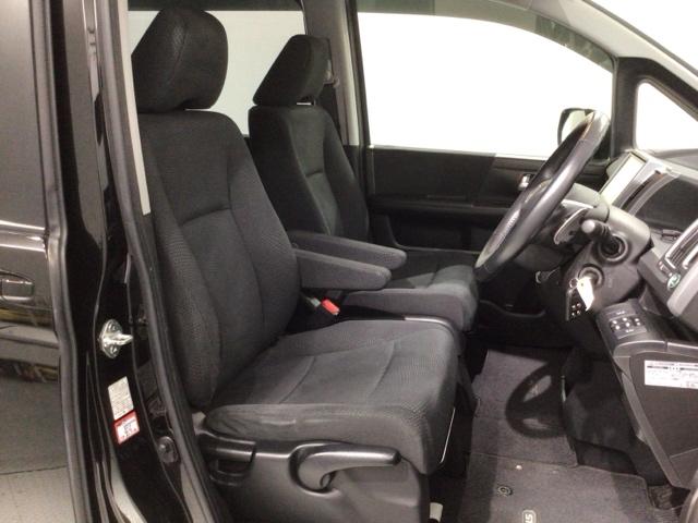 ステップワゴンスパーダ パワーエディション　１年保証　ナビＶＸＭ－１３５ＶＦＮｉ　ＴＶ　Ｒカメラ　ＣＤ録音　ＤＶＤ　ＥＴＣ　ＨＩＤ　両側電動ドア　ＶＳＡ　アルミ　キ－レス　盗難防止装置　整備記録簿　ＡＡＣ　ドアバイザ－　Ｗエアバッグ　横滑り防止（17枚目）