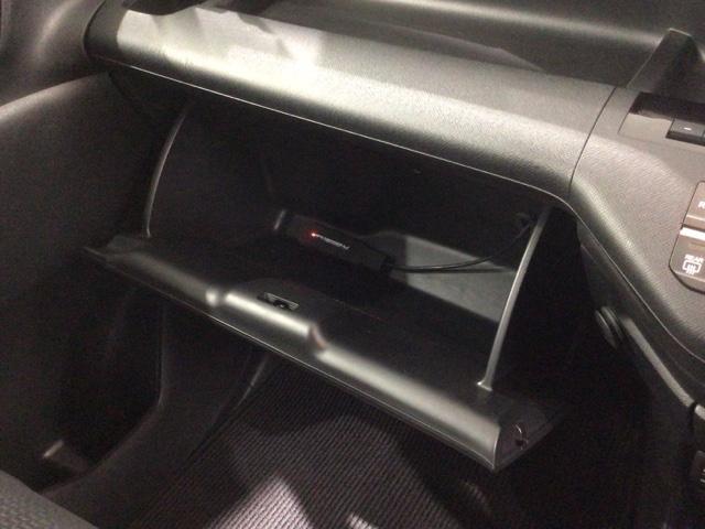 ステップワゴンスパーダ パワーエディション　１年保証　ナビＶＸＭ－１３５ＶＦＮｉ　ＴＶ　Ｒカメラ　ＣＤ録音　ＤＶＤ　ＥＴＣ　ＨＩＤ　両側電動ドア　ＶＳＡ　アルミ　キ－レス　盗難防止装置　整備記録簿　ＡＡＣ　ドアバイザ－　Ｗエアバッグ　横滑り防止（27枚目）