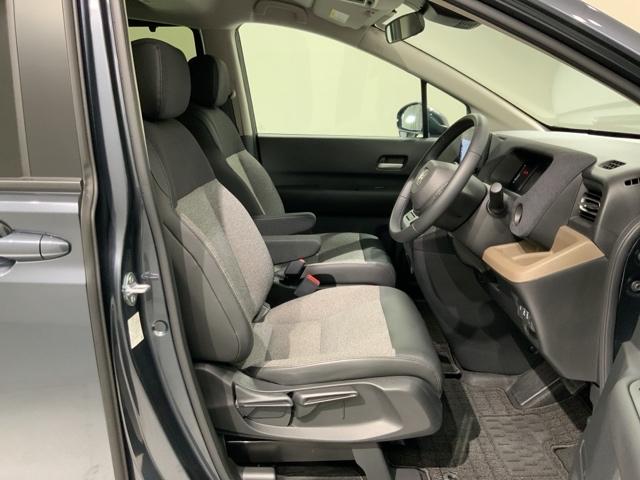 フリード エアーＥＸ　Ｈ　ＳＥＮＳＩＮＧ　新車保証　試乗車　ワンオ－ナ－　ナビＬＸＵ－２４２ＶＦＮｉ　Ｒカメラ　ＢＴオ－ディオ　ＥＴＣ　ＬＥＤライト　両側電動ドア　ＶＳＡ　シ－トヒ－タ－　クルコン　アルミ　スマ－トキ－（17枚目）