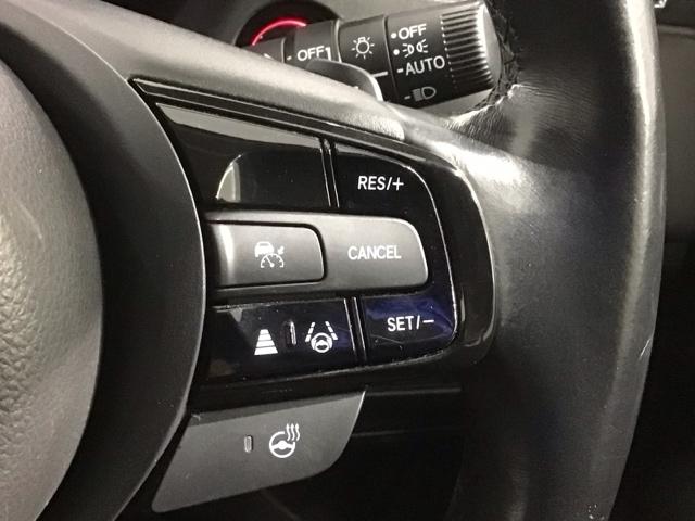 ヴェゼル ｅ：ＨＥＶＺ　Ｈ　ＳＥＮＳＩＮＧ　最長５年保証　ワンオ－ナ－　純正ナビ　ＴＶ　Ｒカメラ　ＢＴオ－ディオ　ＥＴＣ　ＬＥＤライト　ＶＳＡ　シ－トヒ－タ－　クルコン　アルミ　スマ－トキ－　盗難防止装置　整備記録簿　ＡＡＣ（12枚目）