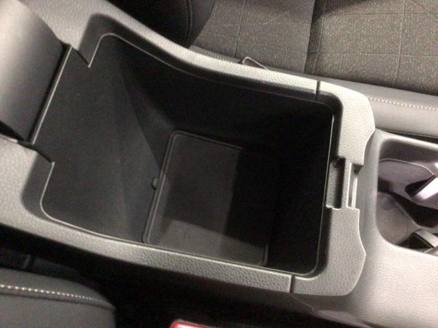 ヴェゼル ｅ：ＨＥＶＺ　Ｈ　ＳＥＮＳＩＮＧ　最長５年保証　ワンオ－ナ－　純正ナビ　ＴＶ　Ｒカメラ　ＢＴオ－ディオ　ＥＴＣ　ＬＥＤライト　ＶＳＡ　シ－トヒ－タ－　クルコン　アルミ　スマ－トキ－　盗難防止装置　整備記録簿　ＡＡＣ（25枚目）