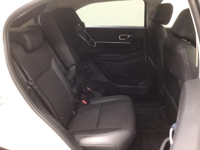 ヴェゼル ｅ：ＨＥＶＺ　Ｈ　ＳＥＮＳＩＮＧ　最長５年保証　ワンオ－ナ－　純正ナビ　ＴＶ　Ｒカメラ　ＢＴオ－ディオ　ＥＴＣ　ＬＥＤライト　ＶＳＡ　シ－トヒ－タ－　クルコン　アルミ　スマ－トキ－　盗難防止装置　整備記録簿　ＡＡＣ（34枚目）