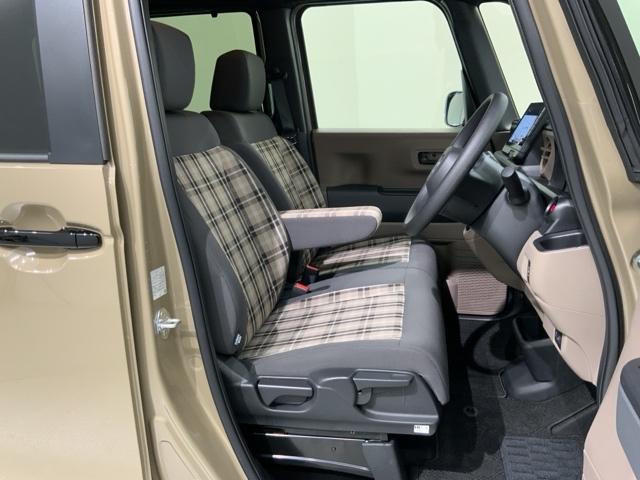 N-BOXジョイ ベースグレード H SENSING 2ト-ン 新車保証 試乗車 ワンオ-ナ- ナビLXU-242NBi TV Rカメラ CD録音 BTオ-ディオ DVD シ-トヒ-タ- ETC LEDライト VSA クルコン AAC(17枚目)