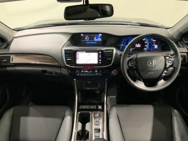 �g���₷�����C�A�E�g�̃_�b�V���{�[�h���ӂł��B�I�[�g�G�A�R���⏬������ȂǊ��������������ڂł��B