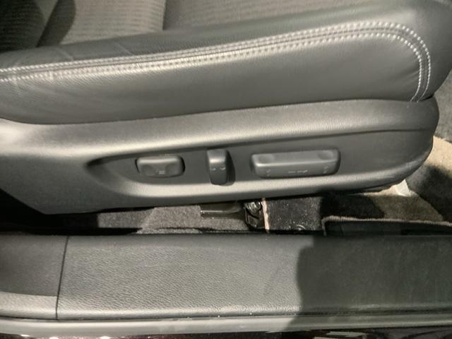 �V�[�g�n�C�g�A�W���X�^�[���t���Ă���̂ŉ^�]�p���𒲐�����̂ɕ֗��ł��ˁB�g���ɍ������V�[�g�|�W�V�����͈��S�^�]���J�y���ɂ��Ȃ���܂��B